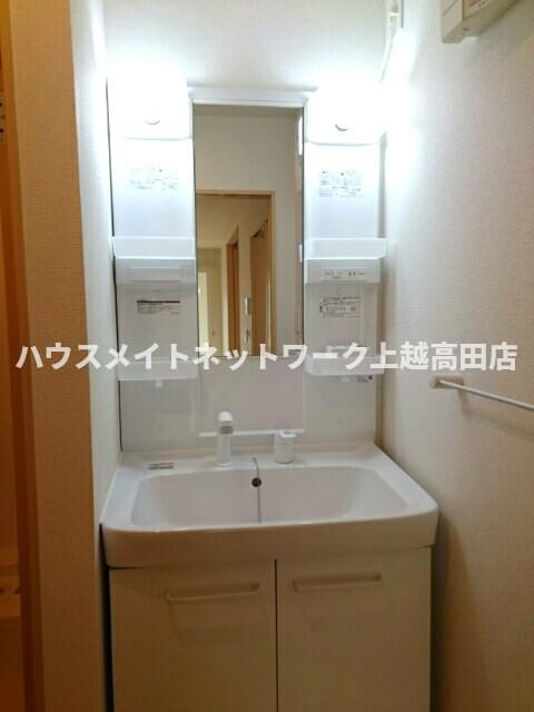 フェリシア・コートⅠの洗面所|洗髪洗面化粧台