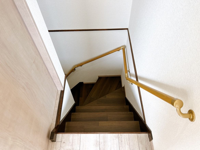 【内装】 | 筑紫野市大字山家　戸建て | 階段は手すりを新設してより安全になりました