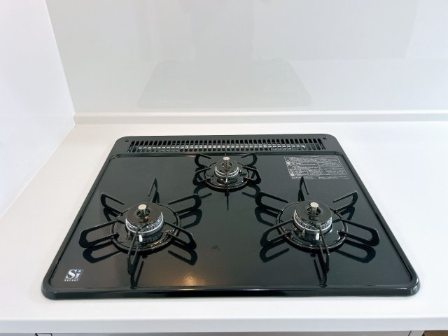 【キッチン】 | 筑紫野市大字山家　戸建て | 3口コンロ+グリルで効率的にお料理が進められます