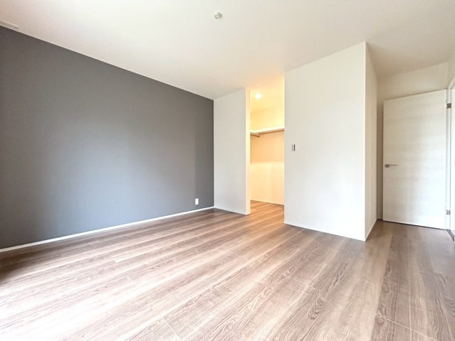 【商談中】リーブルガーデン　一宮市木曽川町玉ノ井第9　全5区画分譲の寝室|すべての居室にはたっぷり収納できる大型のクローゼット、各室に２４時間換気システムを設置しています。
排気ファンから低風量で24時間強制排気し、家の中の空気をいつも新鮮に保ちます。
