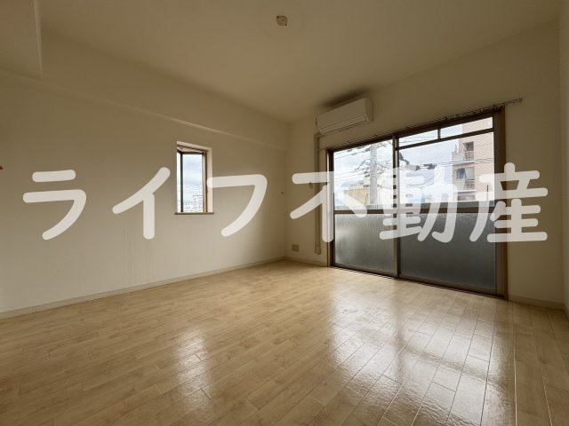 メゾンルミエールの居間・リビング|ゆったり過ごせるリビングです