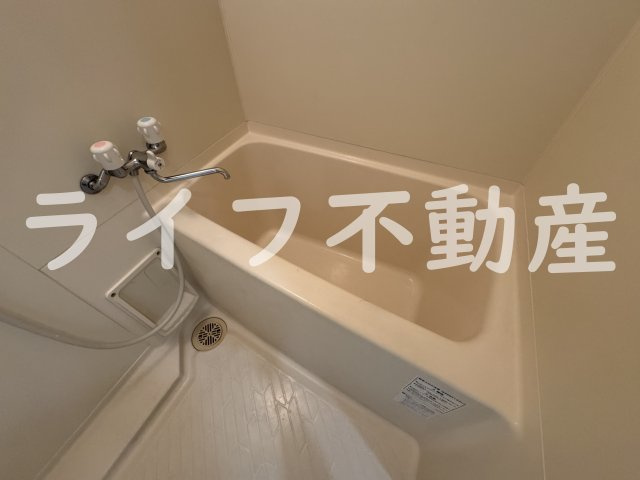 メゾンルミエールの浴室