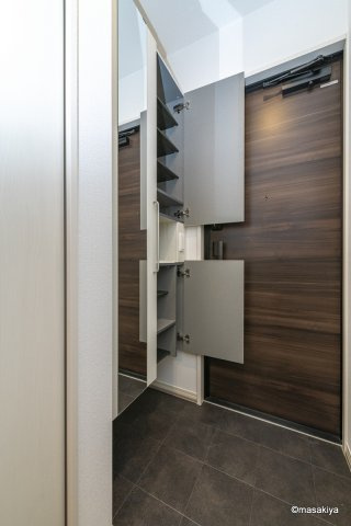 エイト　クラウドの玄関