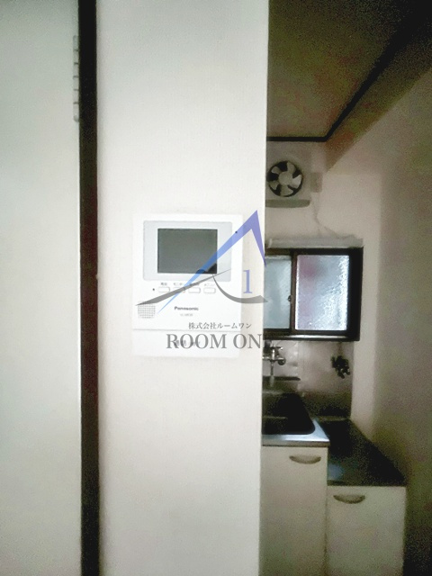 ポルシェ世田谷駒沢Ａ棟・B棟のセキュリティ|モニター付インターホンです。