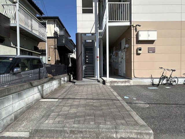 レオパレスＢｒｉｌｌｉａｎｃｅのエントランス|建物の内部です