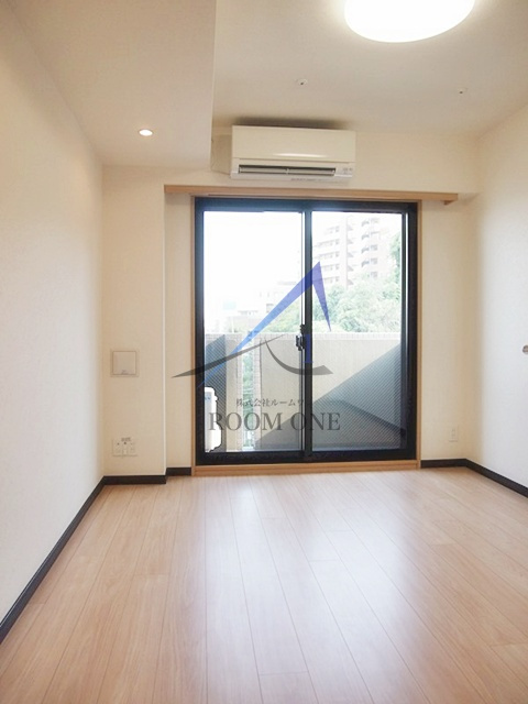 ルーブル溝の口弐番館の居間・リビング|洋室のお部屋です。