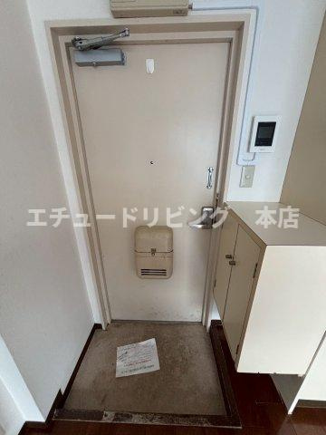 ペアパレス朝霞の玄関