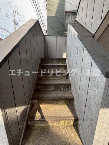 ペアパレス朝霞のエントランス