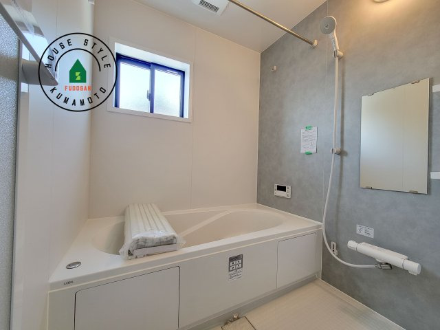 熊本市南区御幸西2丁目第4-3棟（4号棟）　の浴室|1日の疲れを癒してくれる広々バスルーム。雨の日のお洗濯にも大活躍な浴室乾燥機付です！