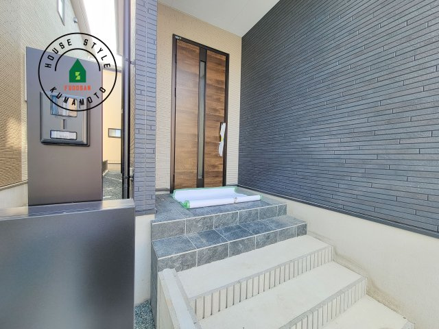 熊本市南区御幸西2丁目第4-3棟（4号棟）　の玄関|おでかけの時も帰った時も、「我が家」を最初に感じでもらえる素敵な空間に。