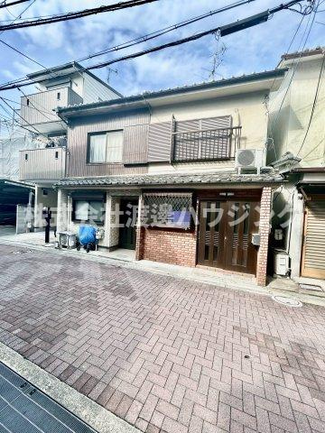 茨木市本町テラスハウスの外観