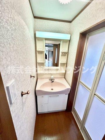 茨木市本町テラスハウスの洗面所