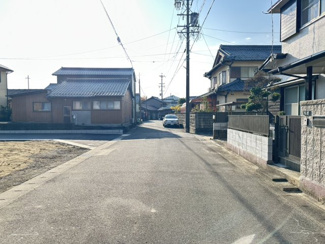 【前面道路含む現地写真】