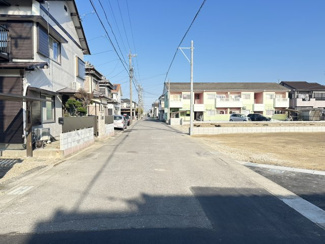 【前面道路含む現地写真】