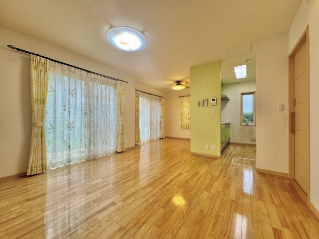 【オール電化】石岡市南台中古戸建(積水ハウス設計)の居間・リビング