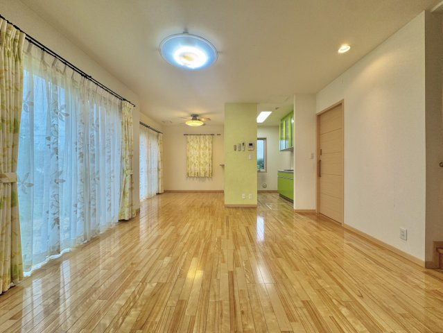 【オール電化】石岡市南台中古戸建(積水ハウス設計)の居間・リビング