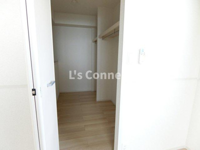 【収納】 | カーサ　ステッラⅤ | ウォークインクローゼットでお荷物もすっきり収納。