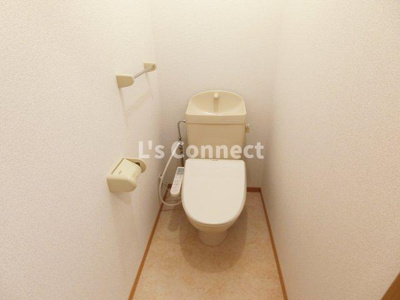 【トイレ】 | ドミトリー旭Ｂ | 温水洗浄便座付きのトイレ。