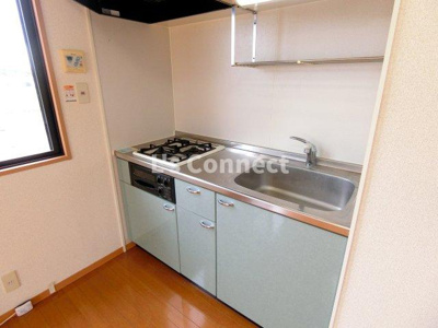 【キッチン】 | ドミトリー旭Ｂ | ２口ガスコンロのシステムキッチン。