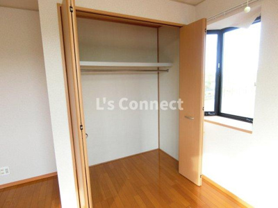 【収納】 | ドミトリー旭Ｂ | クローゼットでお荷物もすっきり収納。