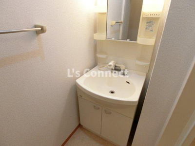 【洗面所】 | ドミトリー旭Ｂ | 朝の支度もスムーズな独立洗面台。