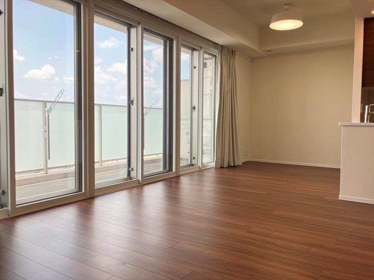 プラウドタワー相模大野の居間・リビング