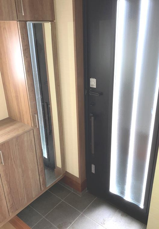 上水本町戸建の玄関