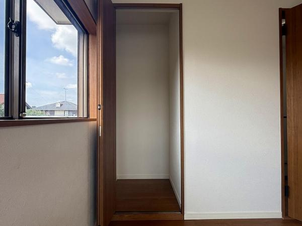 宇都宮市江曽島町　4ＬＤＫ　中古住宅の収納|「2階洋室1」収納1