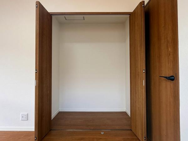 宇都宮市江曽島町　4ＬＤＫ　中古住宅の収納|「2階洋室2」収納