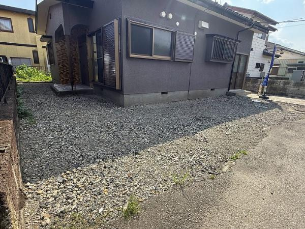 宇都宮市江曽島町　4ＬＤＫ　中古住宅の前面道路含む現地写真|「駐車スペース」拡張しました