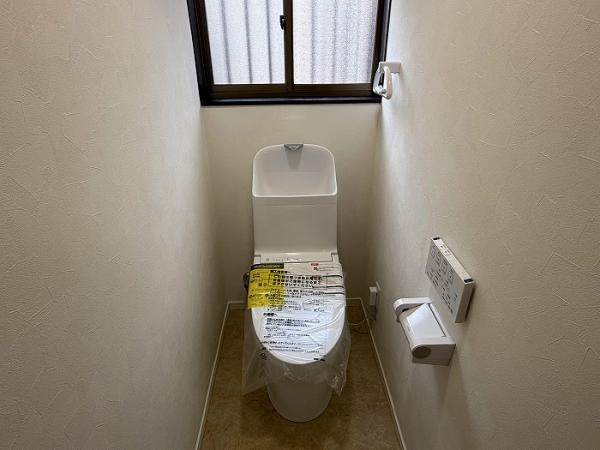宇都宮市江曽島町　4ＬＤＫ　中古住宅のトイレ|「トイレ」新品交換済み