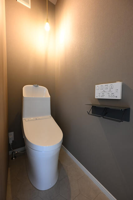 宇都宮市駒生町　4ＳＬＤＫ　中古住宅のトイレ