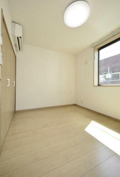 クレセント中野の寝室|お掃除がしやすいフローリングのお部屋☆(同一仕様写真)