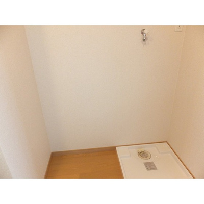 【その他】 | ドゥーシエル桜新町 | 室内洗濯置き場