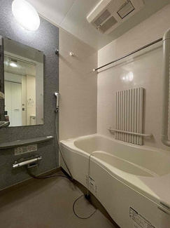 【浴室】 | クロスレジデンス白金高輪 | 浴室　※2022年4月撮影