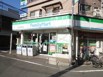 ファミリーマート幡ヶ谷本町店まで400ｍ