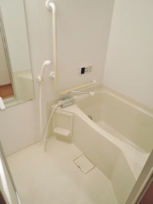 追い焚き付の浴室