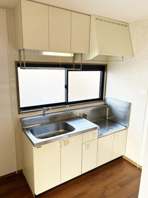 キッチン（コンロ設置可、窓あり）