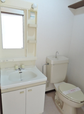 洗面台、トイレ