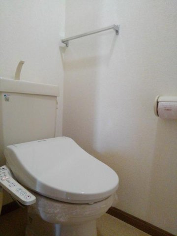 カーサ・フィオーレＳ棟のトイレ|コンパクトで使いやすいトイレです