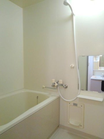 カーサ・フィオーレＳ棟の浴室|コンパクトで使いやすいお風呂です