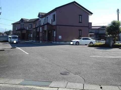 ドムス・コンドゥクターＢの駐車場|駐車場があります