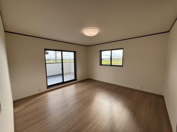 出雲市矢尾町　中古戸建の洋室