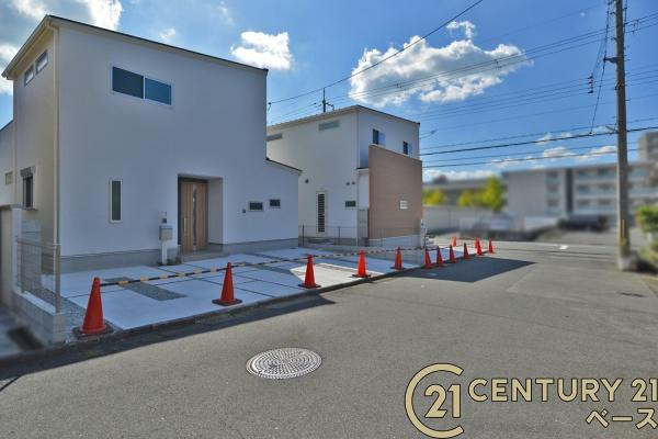 天理市田部町 １号地 ／新築一戸建の前面道路含む現地写真|■現地撮影写真■見晴らしの良い人気の角地です！