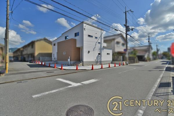 天理市田部町 １号地 ／新築一戸建の前面道路含む現地写真|■現地撮影写真■前面道路６ｍ以上と開放感溢れる広さです！