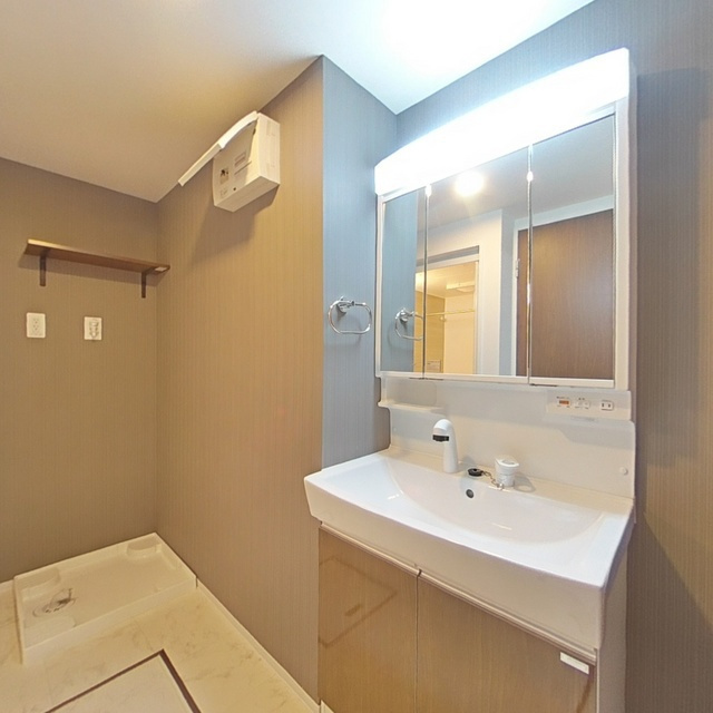 岐阜市六条片田１丁目のアパートの洗面所