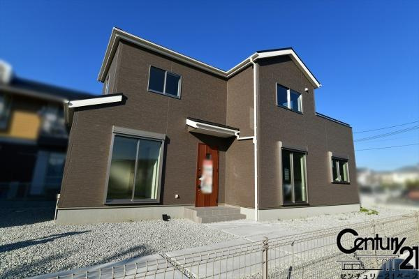 リーブルガーデン宝来 ９号棟 ／新築一戸建の外観|■≪同仕様写真≫■耐震等級３の地震に強安心の邸宅！雨で汚れを洗い流してくれるセルフクリーニング機能付き外壁！お気軽にお問い合わせください！■