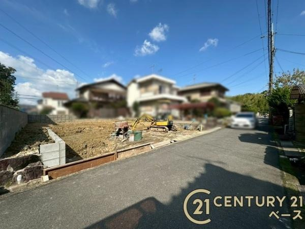 リーブルガーデン穴虫 ／新築一戸建の前面道路含む現地写真