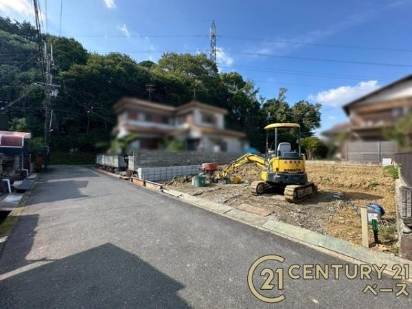 リーブルガーデン穴虫 ／新築一戸建の前面道路含む現地写真