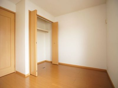 【寝室】 | プレミールＥｓｔⅢ | 清潔感のあるきれいな洋間です♪